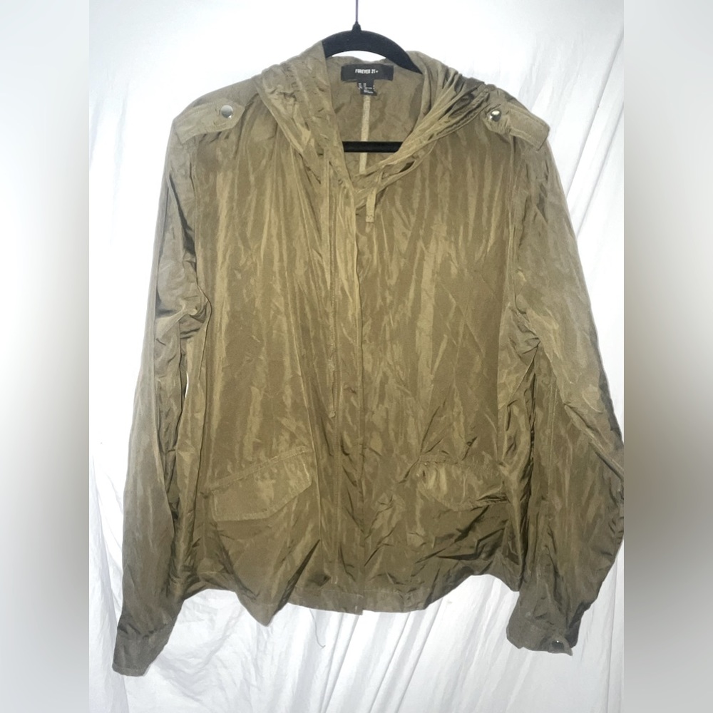 Forever 21 windbreaker! Plus-size